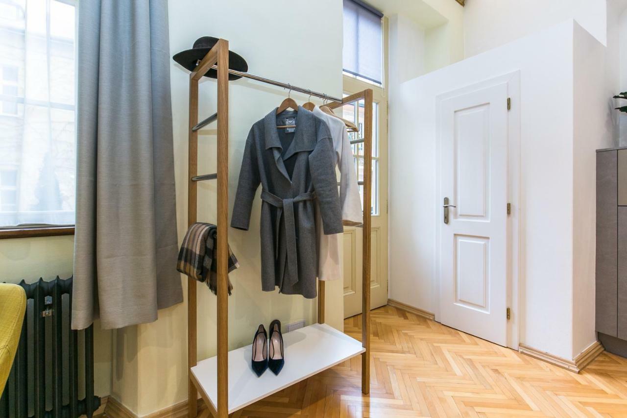 Apartment Nebovidy I - Historic Centre - Terrace - Air Conditioning براغ المظهر الخارجي الصورة