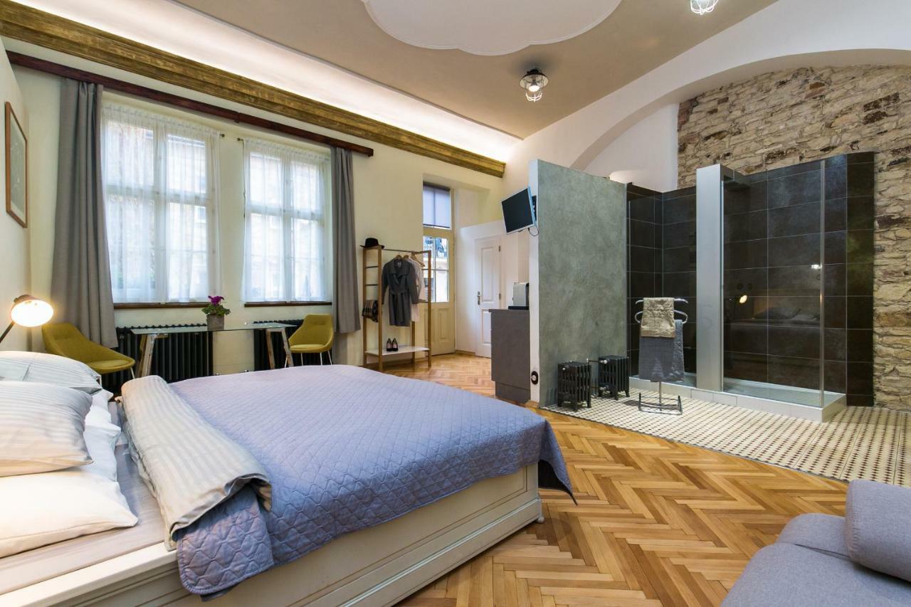 Apartment Nebovidy I - Historic Centre - Terrace - Air Conditioning براغ المظهر الخارجي الصورة