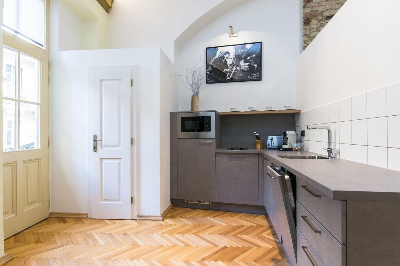 Apartment Nebovidy I - Historic Centre - Terrace - Air Conditioning براغ المظهر الخارجي الصورة