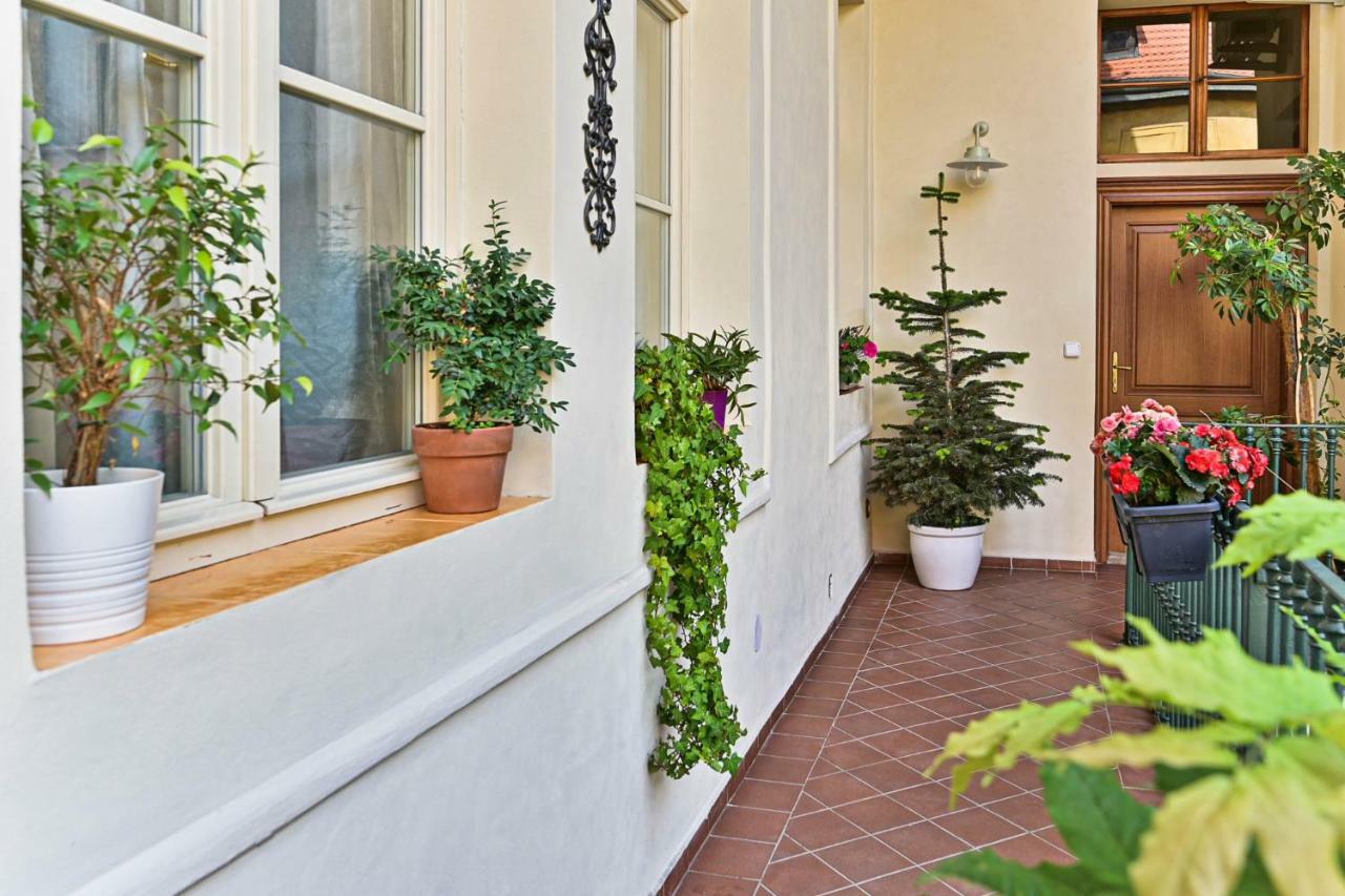Apartment Nebovidy I - Historic Centre - Terrace - Air Conditioning براغ المظهر الخارجي الصورة