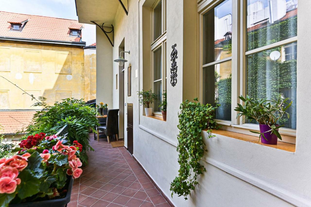 Apartment Nebovidy I - Historic Centre - Terrace - Air Conditioning براغ المظهر الخارجي الصورة